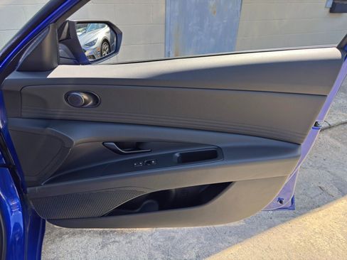 Used 2025 Hyundai Elantra SEL FWD image 40
