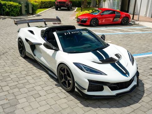 Used 2026 Chevrolet Corvette ZR1 w/ ZR1 Carbon Fiber Aero Package RWD image 37