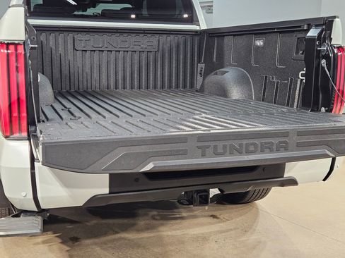Used 2025 Toyota Tundra Platinum AWD/4WD image 18
