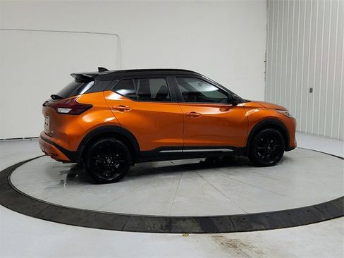 Used 2024 Nissan Kicks SR image 7