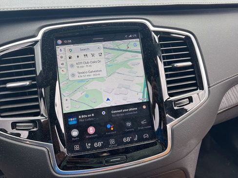 Used 2025 Volvo XC90 T8 Ultra w/ Protection Package Premier image 19