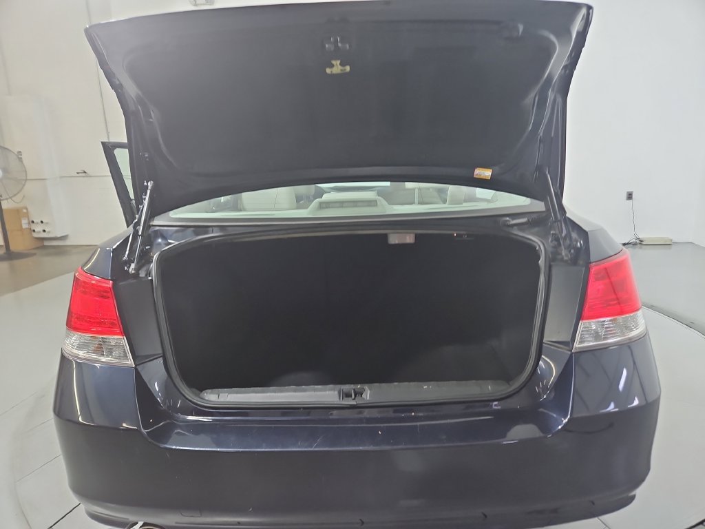 Used 2012 Subaru Legacy 2.5i Premium w/ All-Weather Pkg AWD/4WD image 21