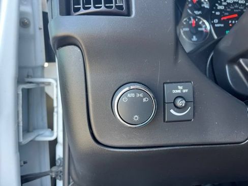Used 2024 Chevrolet Express 2500 w/ Driver Convenience Package RWD image 16