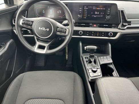Certified 2024 Kia Sportage LX image 9