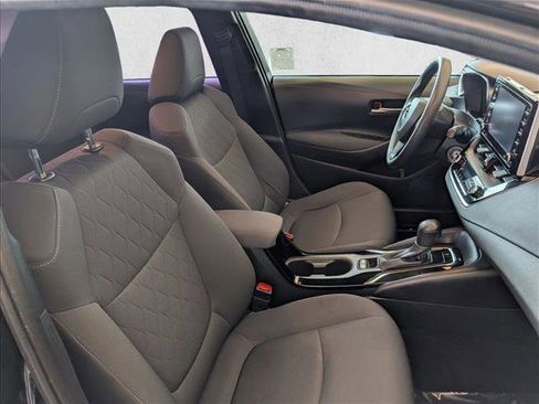 Used 2021 Toyota Corolla LE image 21