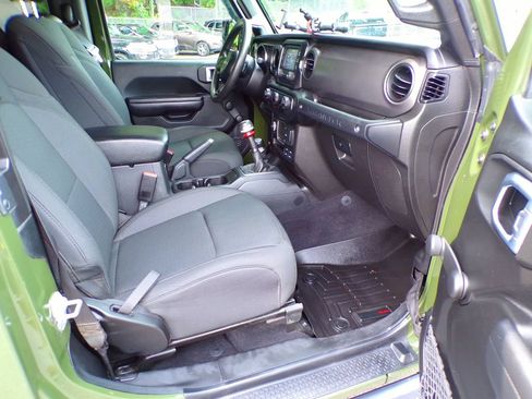 Used 2021 Jeep Wrangler Sport AWD/4WD image 7