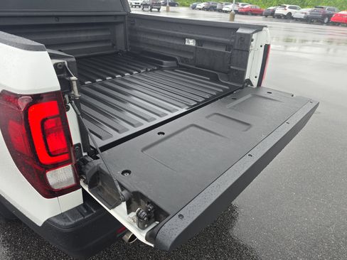Used 2024 Honda Ridgeline Sport image 12
