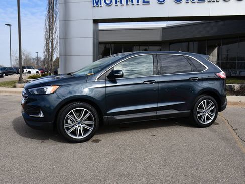 Used 2022 Ford Edge Titanium w/ Class II Trailer Tow Package image 2