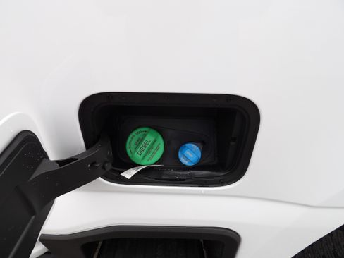 New 2025 Ford F250 Lariat w/ Chrome Package image 17