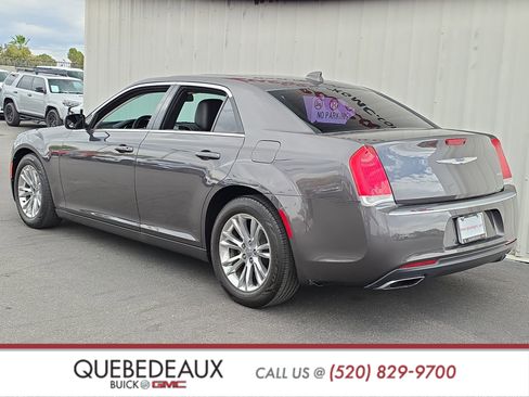 Used 2017 Chrysler 300 Limited image 5