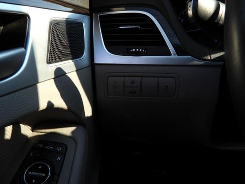 Used 2015 Hyundai Genesis 3.8 image 61