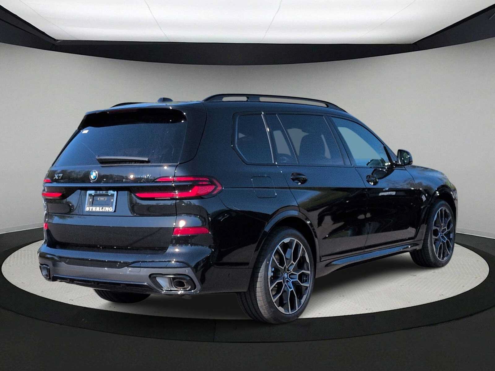 Used 2027 BMW X7 xDrive40i w/ Executive Package AWD/4WD image 8
