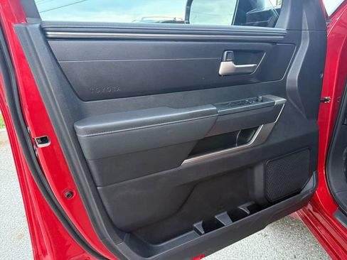 Used 2022 Toyota Tundra SR5 w/ SR5 Convenience Package image 12