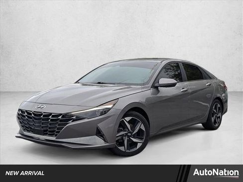 Used 2023 Hyundai Elantra Limited image 1