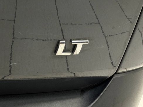 Used 2018 Chevrolet Traverse LT FWD image 35