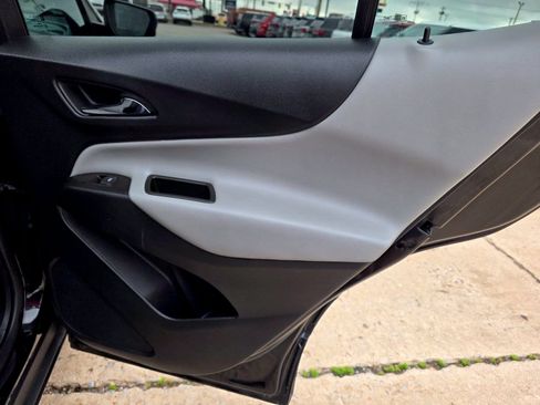 Used 2023 Chevrolet Equinox LS w/ LS Convenience Package FWD image 21