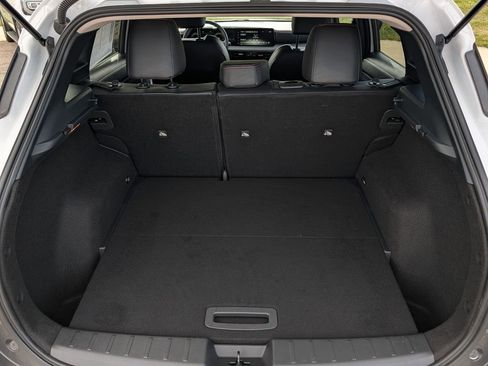 Used 2025 Nissan Kicks SR FWD image 18