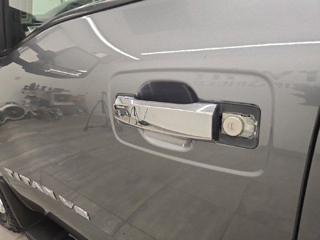 Used 2019 Nissan Titan SV AWD/4WD image 19