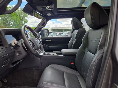 Used 2024 Lexus GX 550 w/ Accessory Package (2T) AWD/4WD image 13