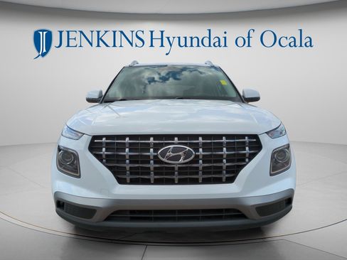 Certified 2021 Hyundai Venue SEL FWD image 7