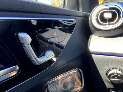 Certified 2025 Mercedes-Benz GLC 300 4MATIC image 24