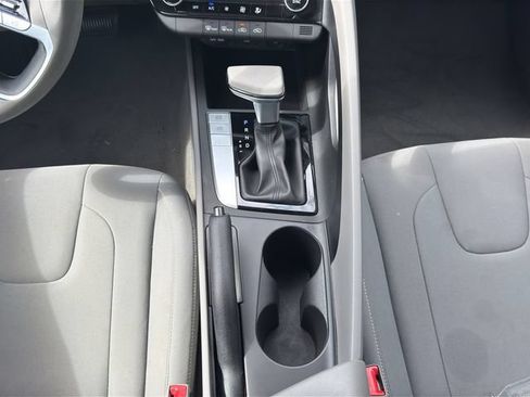 Used 2021 Hyundai Elantra SEL FWD image 17