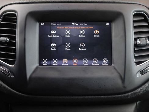 Used 2019 Jeep Compass Latitude FWD image 37