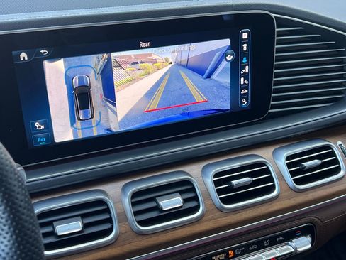 Used 2024 Mercedes-Benz GLS 450 4MATIC w/ Pinnacle Trim Package image 29