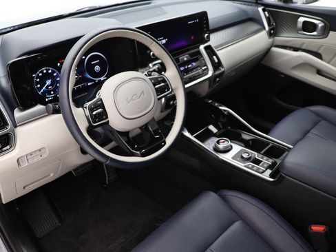 Used 2023 Kia Sorento SX Prestige image 16