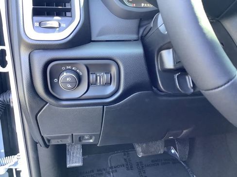 New 2026 RAM 2500 Laramie w/ Sport Appearance Package AWD/4WD image 15