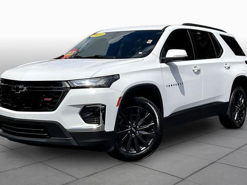 Used 2023 Chevrolet Traverse RS FWD image 1