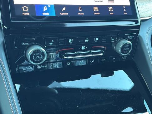 New 2025 Jeep Grand Cherokee L Summit image 32