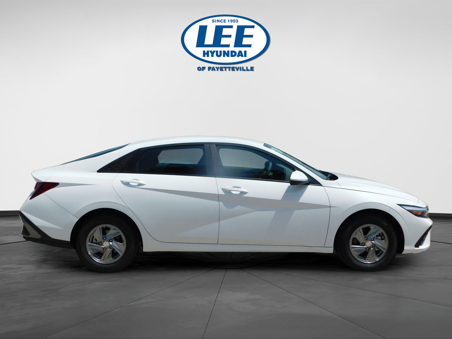 Used 2025 Hyundai Elantra SE FWD image 2