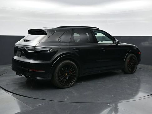 Used 2023 Porsche Cayenne GTS AWD/4WD image 2