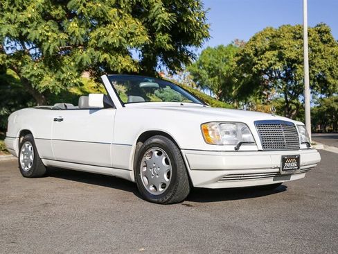 Used 1995 Mercedes-Benz E 320 Convertible image 18
