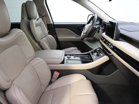 Used 2023 Lincoln Aviator Reserve w/ Equipment Group 201A AWD/4WD image 16