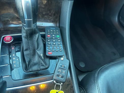 Used 2014 Volkswagen Passat 1.8T SEL Premium image 25