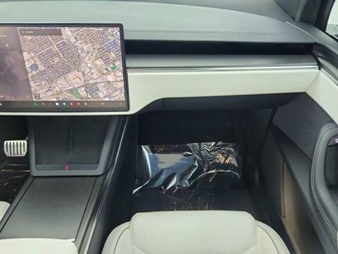Used 2024 Tesla Model X Plaid image 41