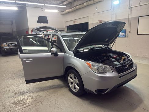Used 2014 Subaru Forester 2.5i Premium w/ Protection Package #1 AWD/4WD image 9