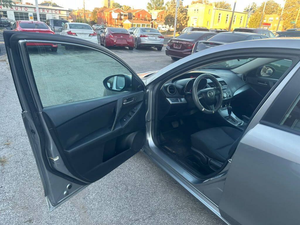 Used 2010 MAZDA MAZDA3 i Touring FWD image 9
