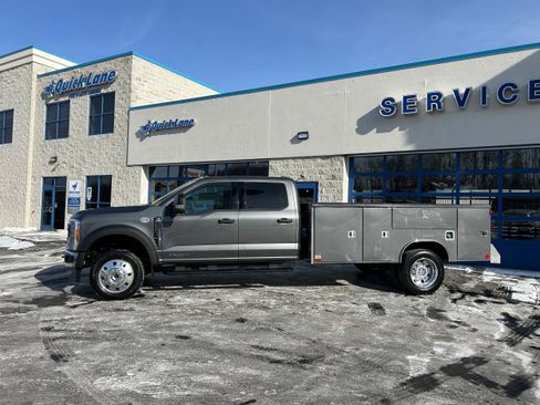 New 2026 Ford F550 4x4 Crew Cab w/ XLT Value Package image 5