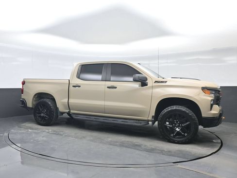 Used 2022 Chevrolet Silverado 1500 Custom Trail Boss w/ LPO, Dark Essentials Package AWD/4WD image 8