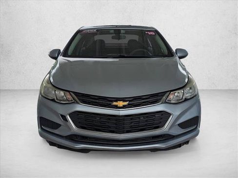 Used 2018 Chevrolet Cruze LS FWD image 2