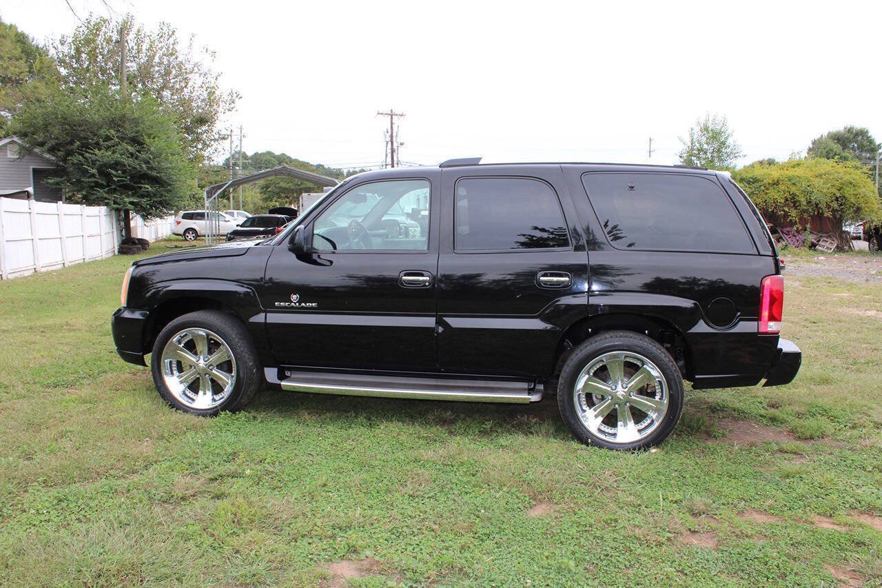 Used 2002 Cadillac Escalade AWD image 12