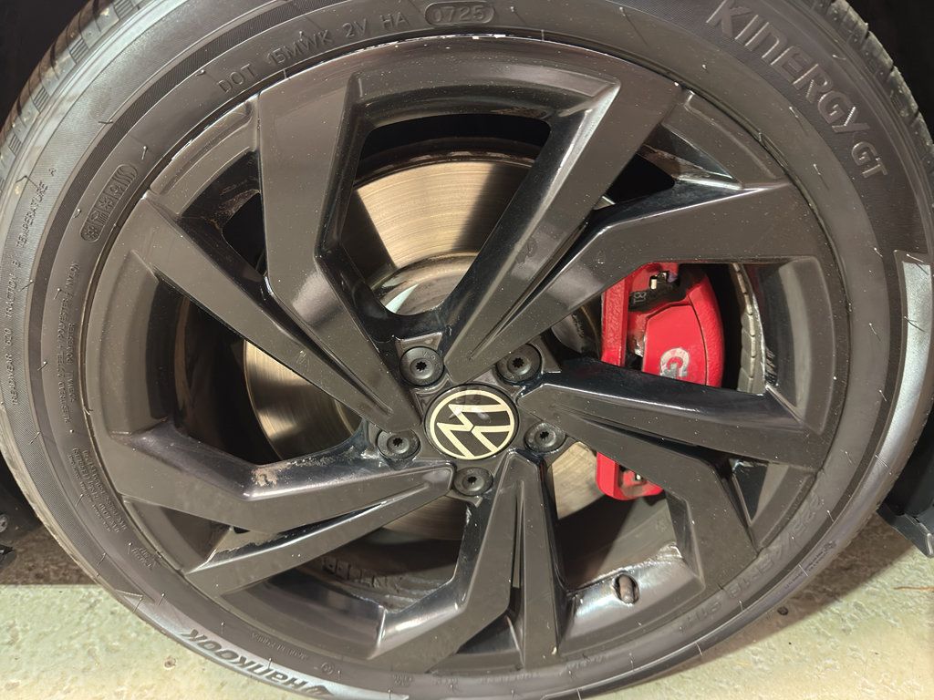 Used 2021 Volkswagen GTI SE FWD image 34