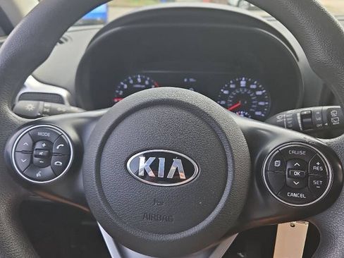 Used 2021 Kia Soul LX FWD image 19