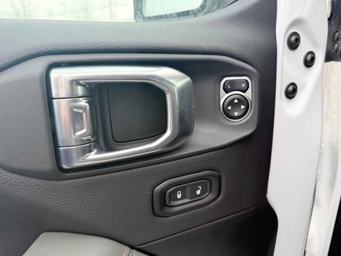 New 2026 Jeep Gladiator Mojave w/ Safety Group image 6