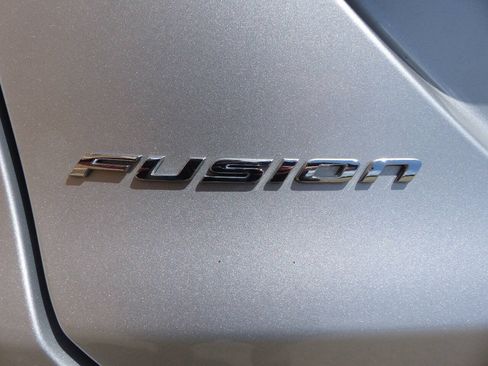 Used 2016 Ford Fusion SE FWD image 15