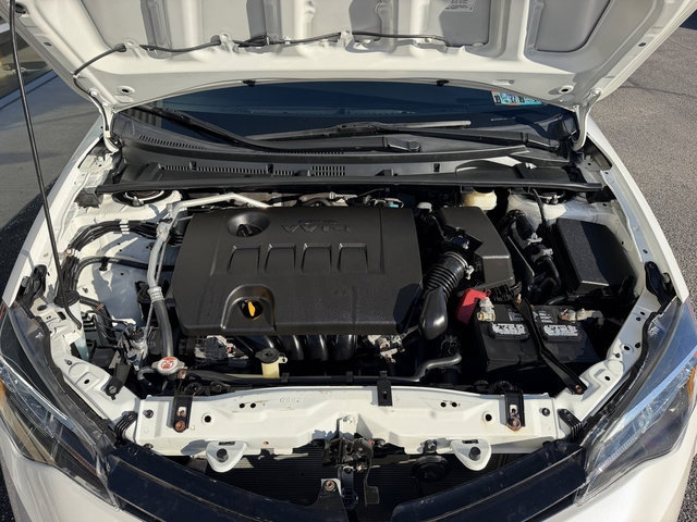 Used 2018 Toyota Corolla LE FWD image 14