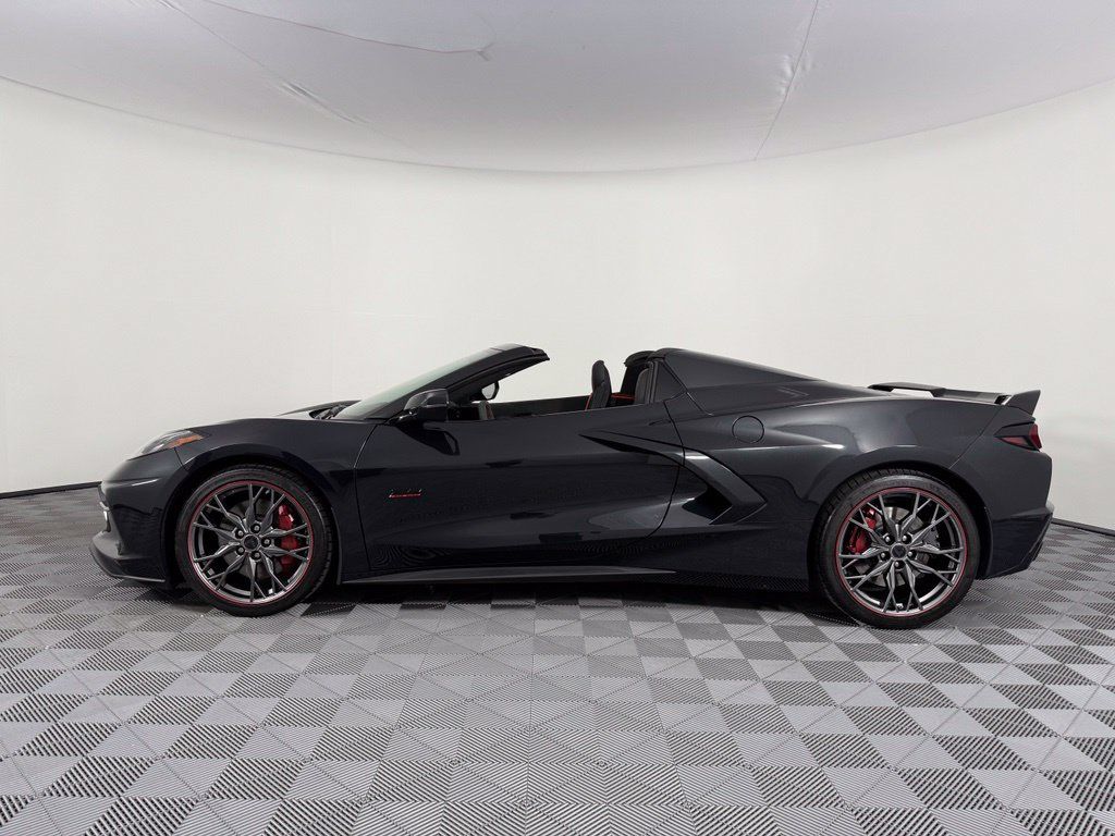 Used 2023 Chevrolet Corvette Stingray Premium Conv w/ Z51 Performance Package RWD image 8